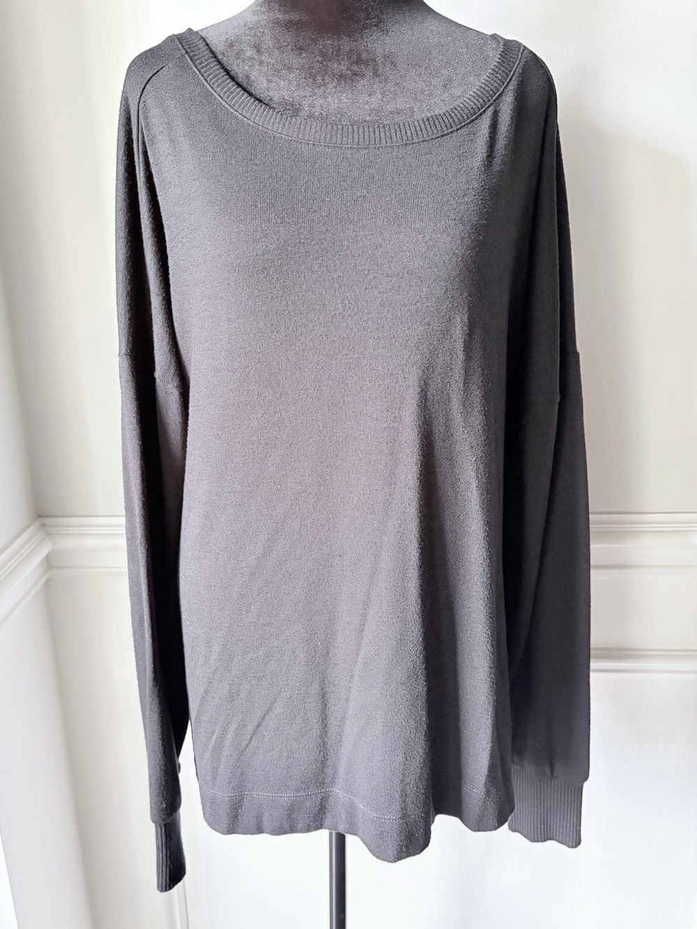 Gap Lightweight Round Neck Long Sleeve Sweater
